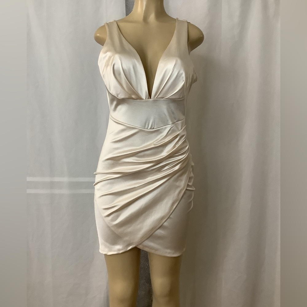 Elegant Cream Sleeveless Dress